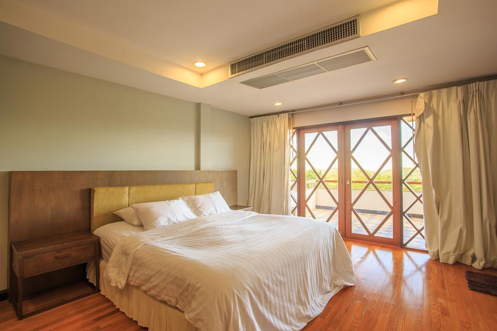 Phuripimarn Penthouse Pakchong Bagian luar foto